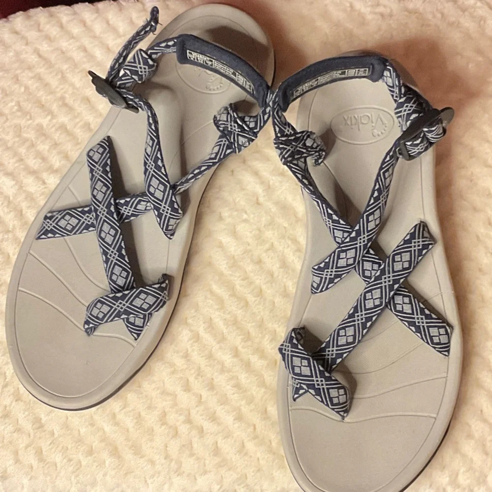 Viakix Navy Patterned Strap Sandals with Gray Footbed sz 9